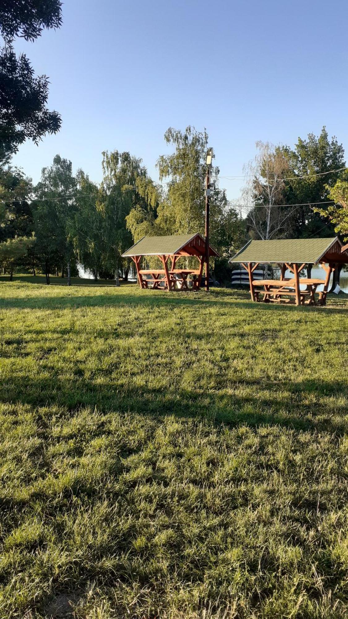 Апартаменти Borostyan Vendeghaz Тісауг Екстер'єр фото